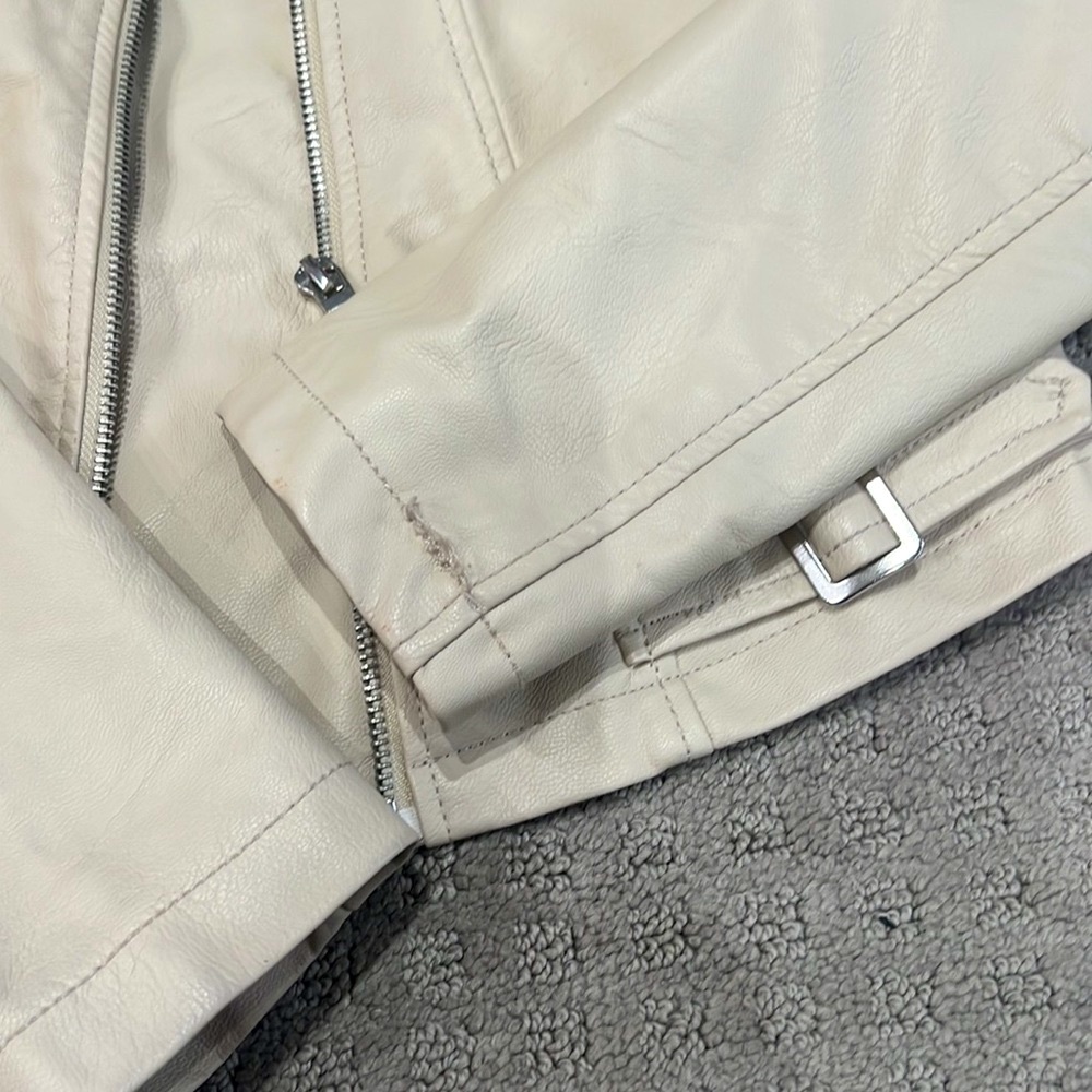Women’s Jacket - Picture 4 of 5